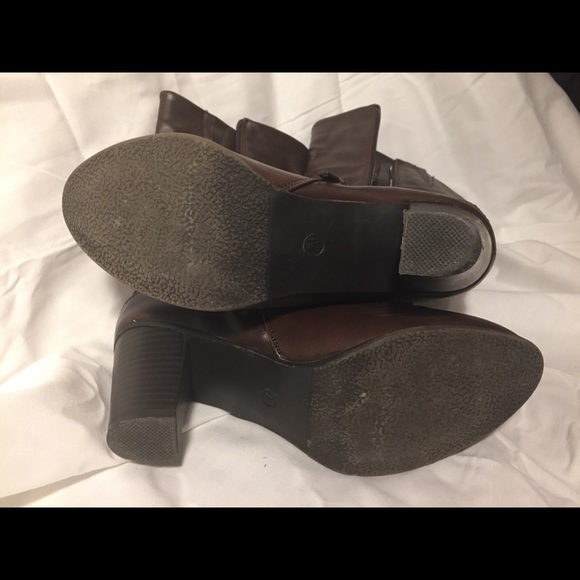 Maurice’s Boots - Picture 3 of 5